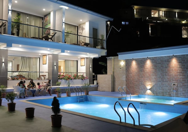 Pool - Nivanta Grand Lake & Valley View Resort (Wai)
