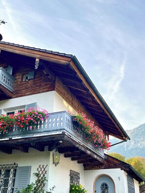 Exterior - Goethe Belle Étage: An Elegant Getaway for Families and Friends (Bad Reichenhall)