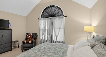 Comfy Family Basecamp Vine Grove 3 Bedroom Home