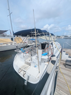 Marina - Counting Stars Sailboat Stay | 2 Cabins, Pool Access & Free Downtown Shuttle (Stock Island)