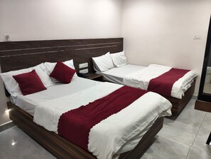 Room - Hotel Royal Stay (Tadepalle)