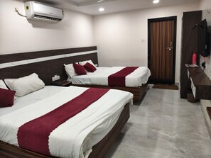 Room - Hotel Royal Stay (Tadepalle)
