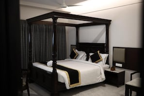 Room - HOTEL SARATHARAJANS MADURAI (Goripalayam)