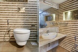 Bathroom - Super Townhouse OAK Regal Inn Near Sant  (Pune)