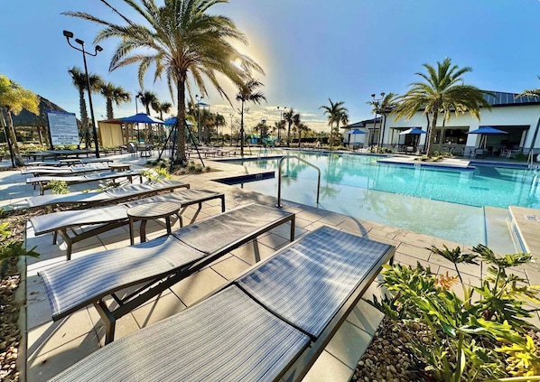 Pool - Beautiful Villa at Championsgate (Davenport)