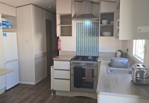 3 Bed- Free Parking, Deck and Chairs, Pet Friendly