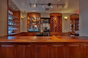 Bar (in der Unterkunft)