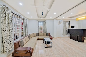 Lobby - Super Hotel O Pioneer (Pune)