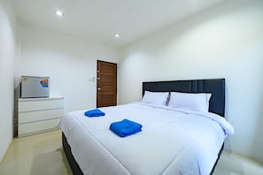 Room - R&B hostel apartments and sports bar (Koh Samui)