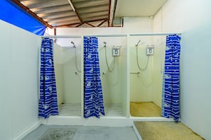 Bathroom - R&B hostel apartments and sports bar (Koh Samui)