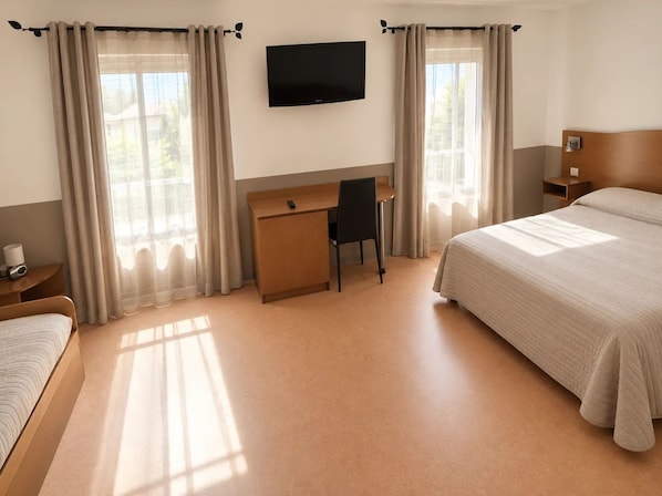 Room - hotel heracles (Bédarieux)