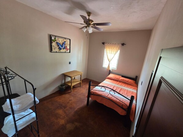 Room - GRANDPARENTS' HOME: THE BEST PLACE FOR A FAMILY GETAWAY (Ocotlán de Morelos)