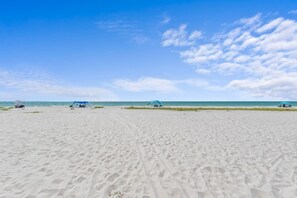 Room - Direct Gulf Beachfront Water Views East End (Sanibel)