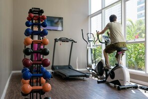 Fitness facility - Cozy 1-bedroom apartment in fantastic Rio de Janeiro with AC and gym (Rio de Janeiro)