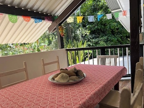 Khu ẩm thực ngoài trời