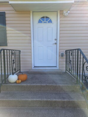 Exterior detail - 2BR house with heavenly view close to Ricketts Glen State Park, furnished ! (Benton)