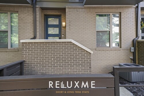 New 2BR South End Townhome with Office, Rooftop Deck and King Bed