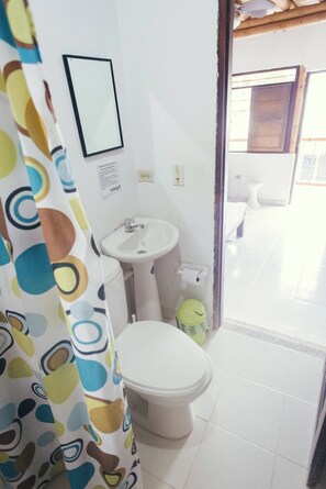 Bathroom - Room-private Room - 4 People, Pool & sea (Santa Marta)