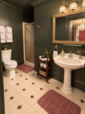 Bathroom - The Apothecary at Blue Ridge Botanica (Luray)