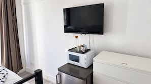 Image 6 - Ensuite Studio, Sleeps 4 with WiFi (London)