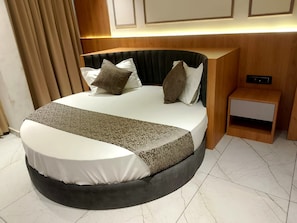 Room - Hotel R K Palace  (Gandhinagar)