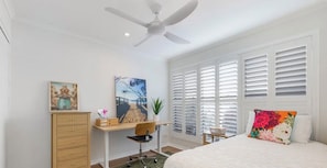 Room - Coastal Family Getaway (Caloundra West)