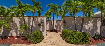 Welcome to Villa Amarante , Your East End Caribbean Escape!