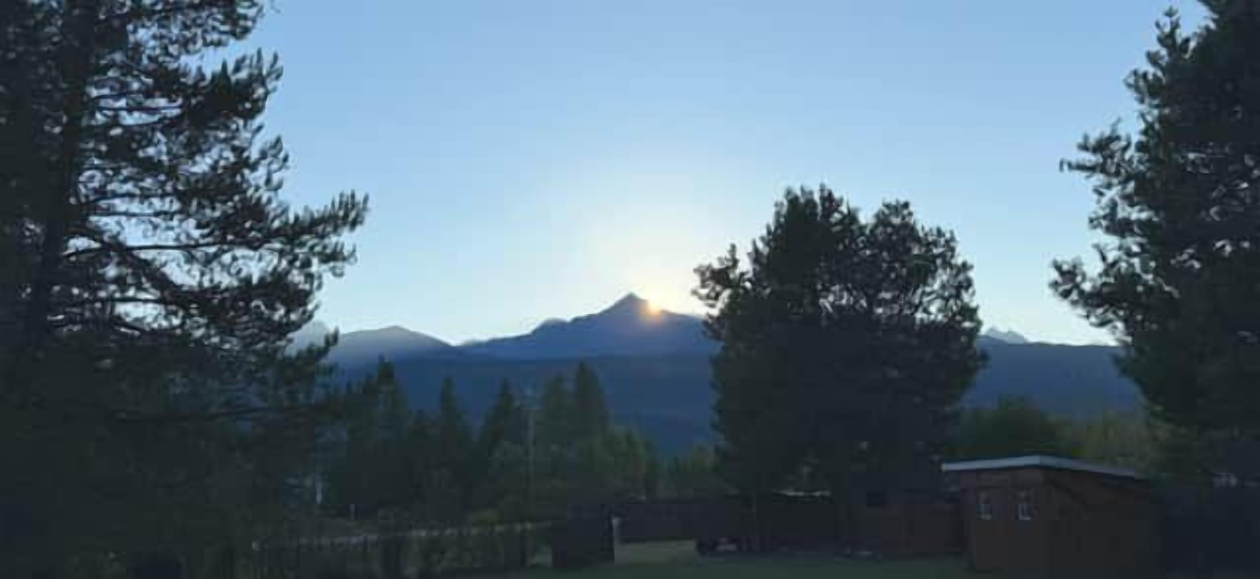 Big mountain views and unforgettable skies are part of the Valemount experience.