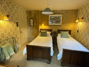 Room - Castle in the Cotswolds (Shipston On Stour)