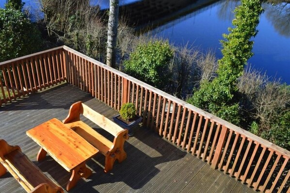 Outdoor dining - Killarney View House (Killarney)