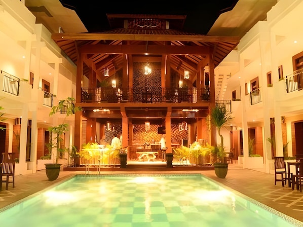 Pool - Hotel Mirabell and Convention Hall (Kepanjen)