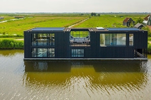 Untagged - Houseboat with 3 bedrooms (Oostknollendam)