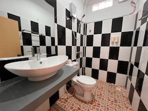 Bathroom - The Han Angkor Hotel & Guesthouse (Krong Siem Reap)