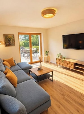 Living area - Cozy Apartment Near Nuremberg (Petersaurach)