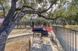 Terrace/patio - 19TH Hole: 4  BR, 4.5  BA House in Concan, Sleeps 20 (Concan)