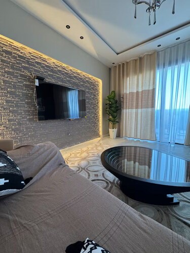 Villa in the heart of a palm grove