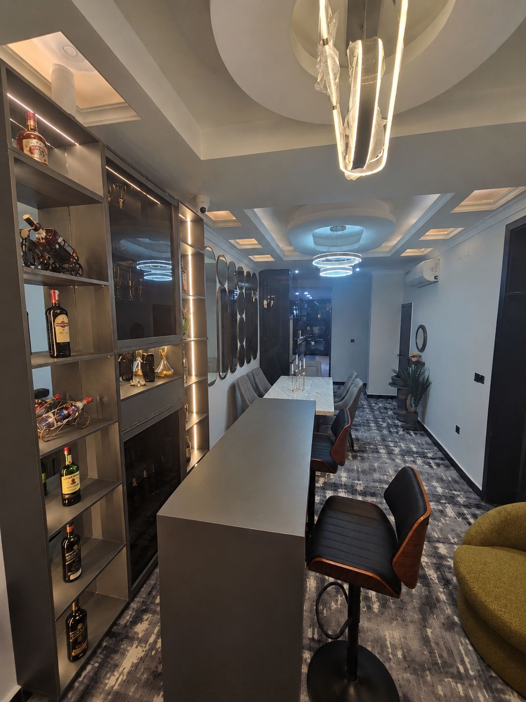 Bar (trong khuôn viên)