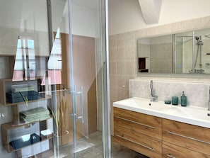 Bathroom - Vrbo Property (Torgau)