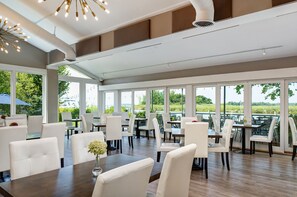 Dining - Spacious 20-bedroom Waterfront Retreat. Pool, Dock, 15 Boat Slips & Bay VIEWS! (Tilghman Island)