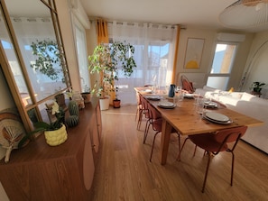 Dining - Vrbo Property (Gex)