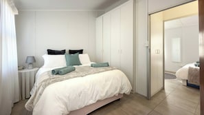 Room - Family Retreat Near Diaz Beach and Park (Mossel Bay)