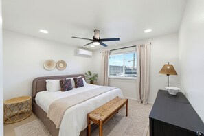 Room - Chic 4-bedroom house near marina Lake Havasu City (Lake Havasu City)