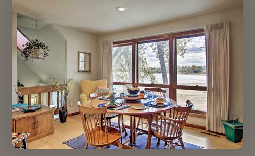 Fort Collins LAKEFRONT perfect for Hospital, college remote work or longer stays
