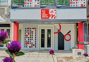 Exterior detail - Capital O J&b Sentul - 4 hours stay (Bogor)