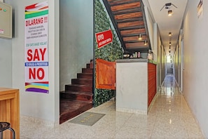 Interior - Capital O J&b Sentul - 4 hours stay (Bogor)