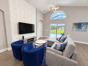 Living area - 4BR Lake View Home Near Disney - Private Heated Pool, Spa & Game Room (Kissimmee)
