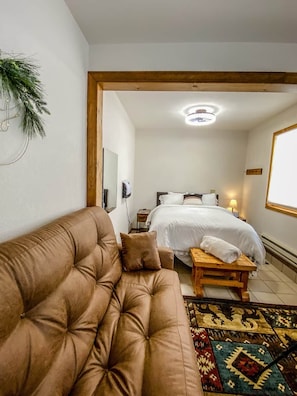 Room - Cabin 5 | Cozy Trailside Glamping, All Seasons (Bessemer Township)