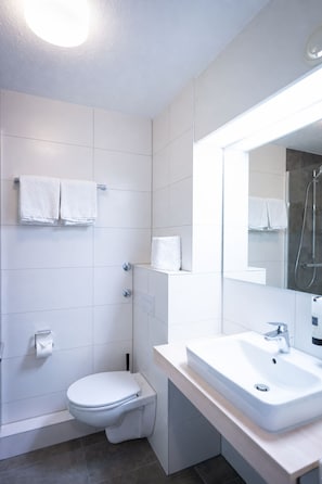 Bathroom - eXo Individual Hotel Lampertheim (Lampertheim)