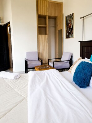 Room - Wake up refreshed in kampala
Luxury, comfort, and convenience all in one room. (Kampala)