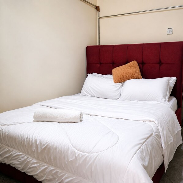 Room - Wake up refreshed in kampala
Luxury, comfort, and convenience all in one room. (Kampala)